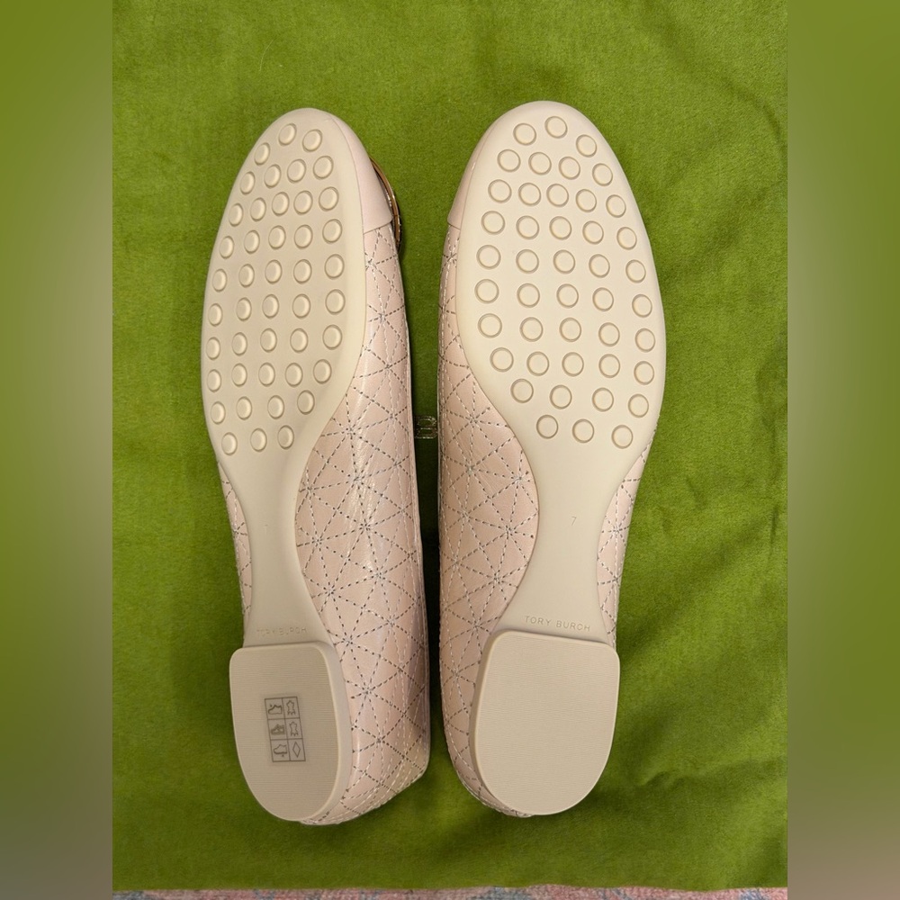 Tory Burch Claire Quilted Ballet Flats in New Porcelain in Size 7 - Picture 9 of 11